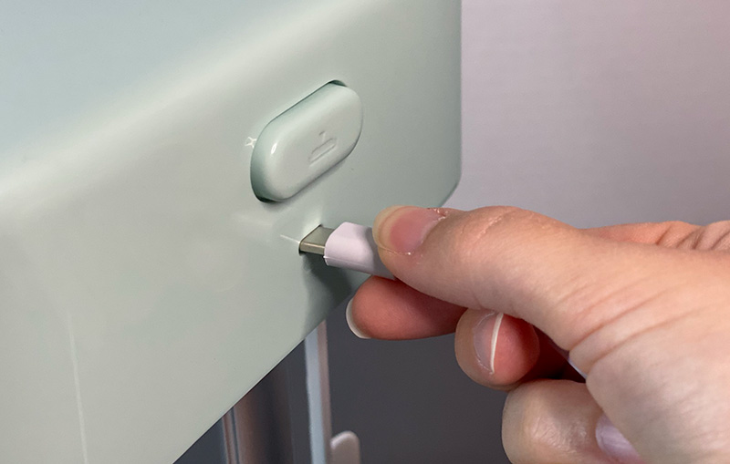 USB Type-C cable being plugged into the Resiners Dual-Head Resin Mixer.